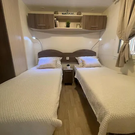 Bajki Mobile 3 Kamp alanı Biograd Na Moru