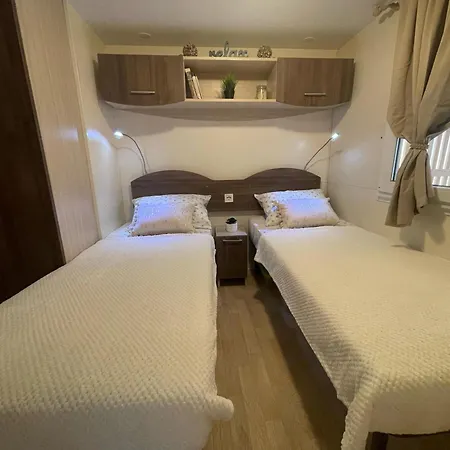 Kamp alanı Bajki Mobile 3 *
